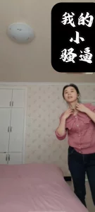 掀开奶罩边吃边摸下娇喘视频.